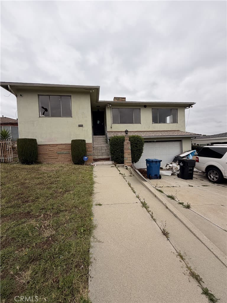 2323 W 102nd