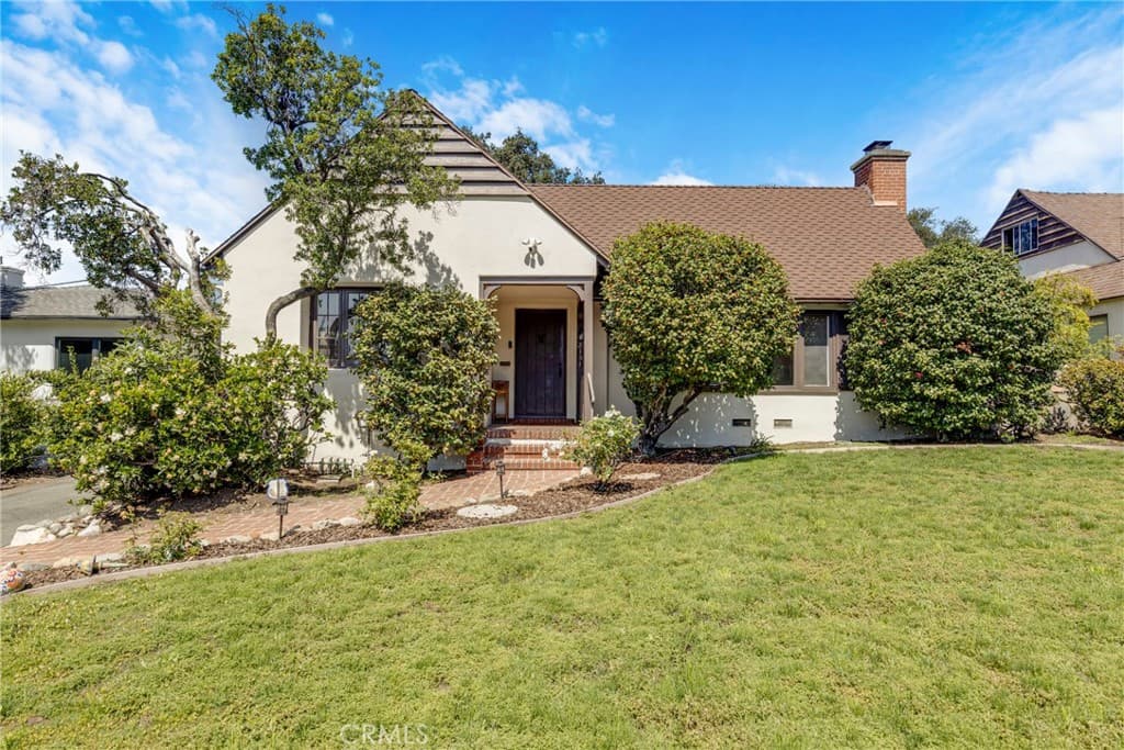 2151 N Altadena