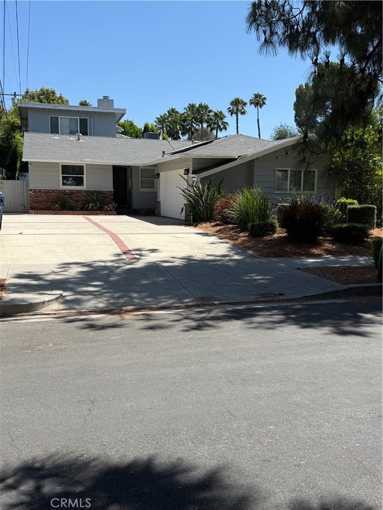 22814 Collins