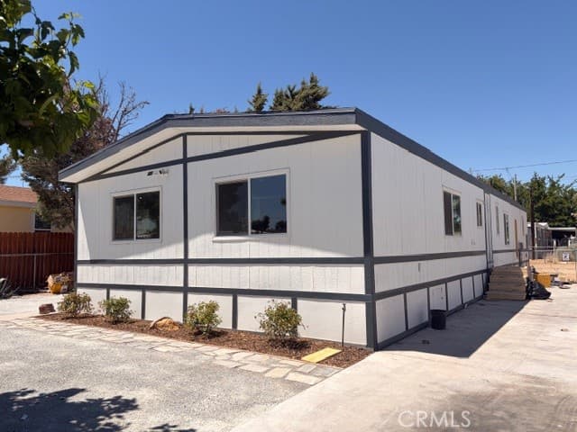 19096 Westlawn