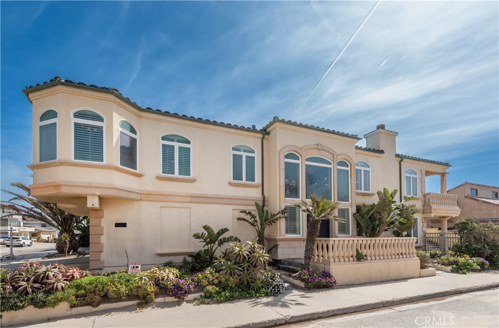 1000 MANDALAY BEACH Road
