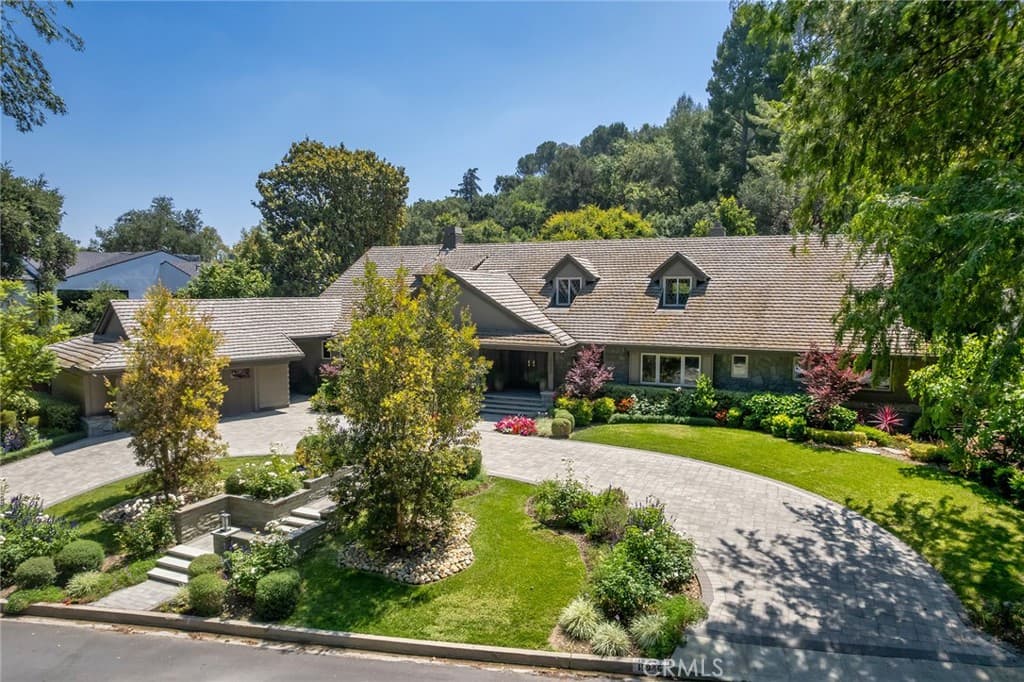 15946 Woodvale