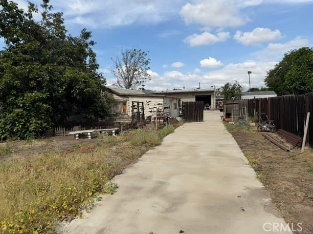 141 S Covina