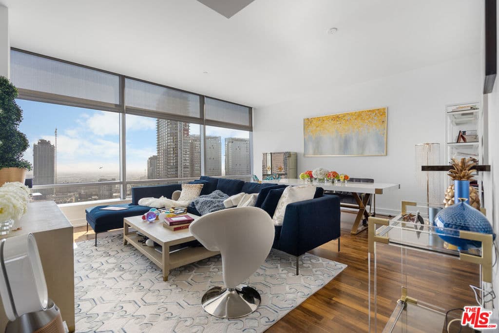 900 W Olympic Boulevard 31i