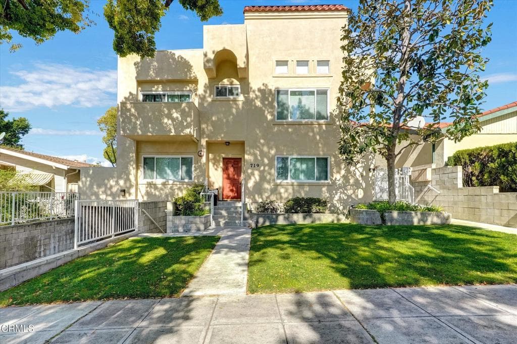 719 E Tujunga Avenue C