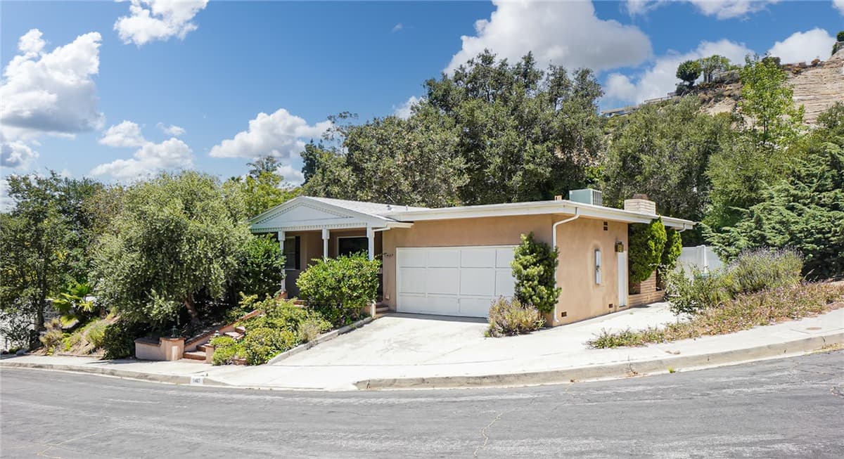 11467 Dona Cecilia