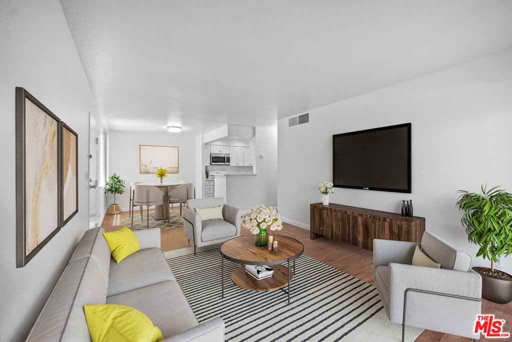 1425 W 12th Street 157