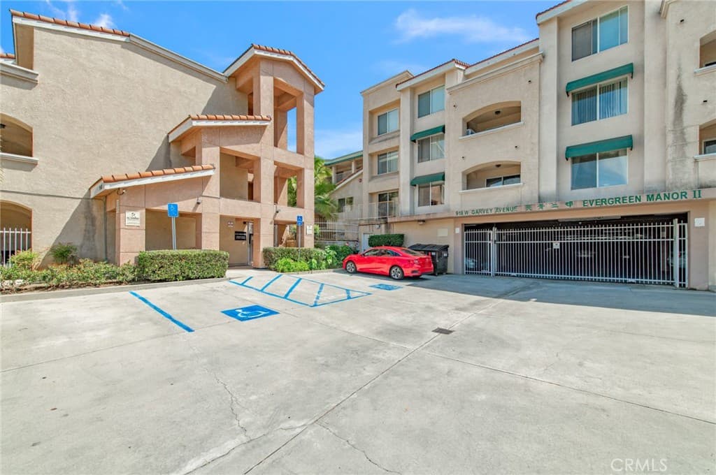 918 W Garvey 107