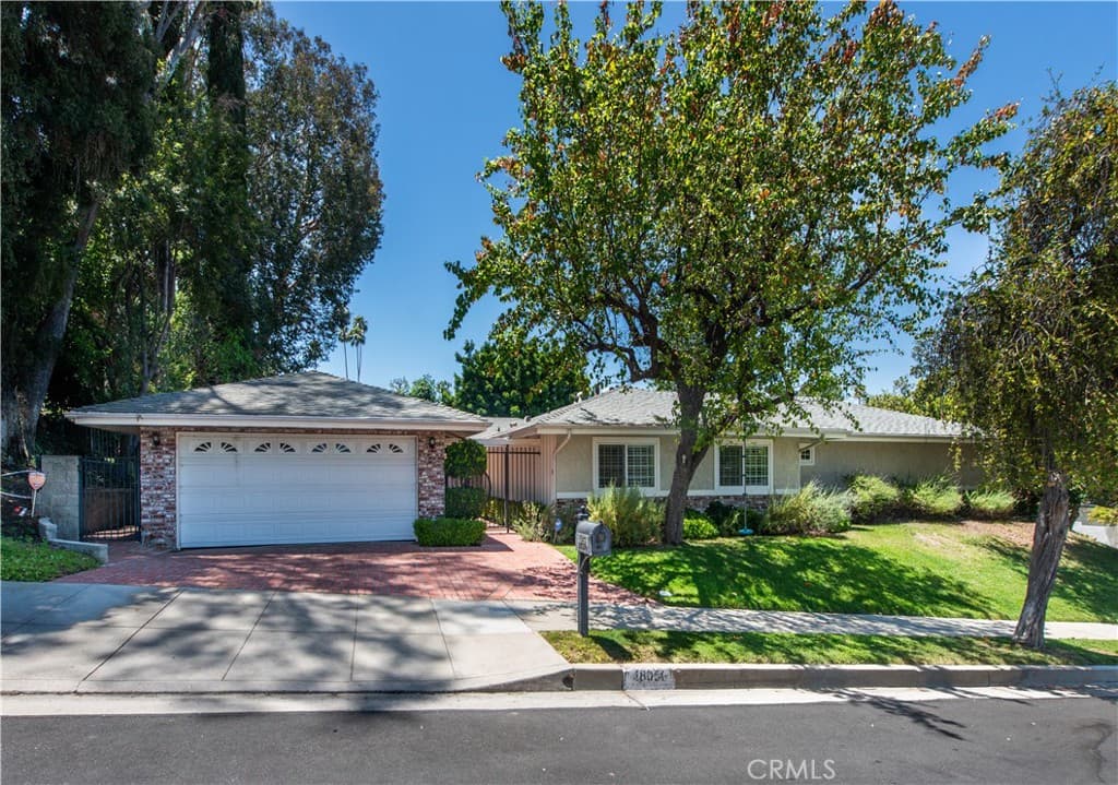 18056 Lake Encino