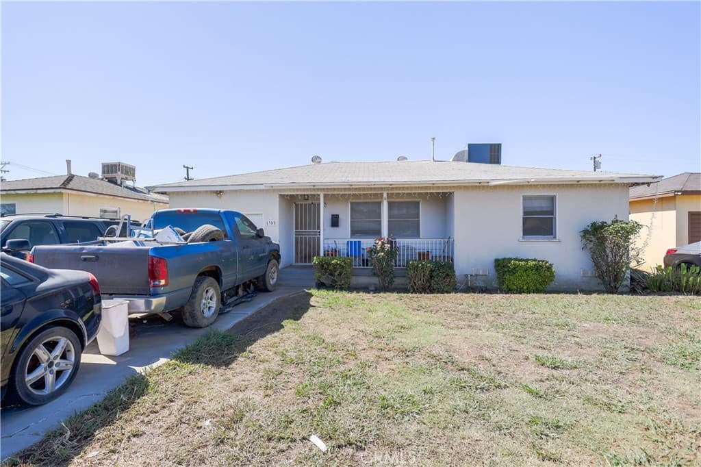 1305 Castaic