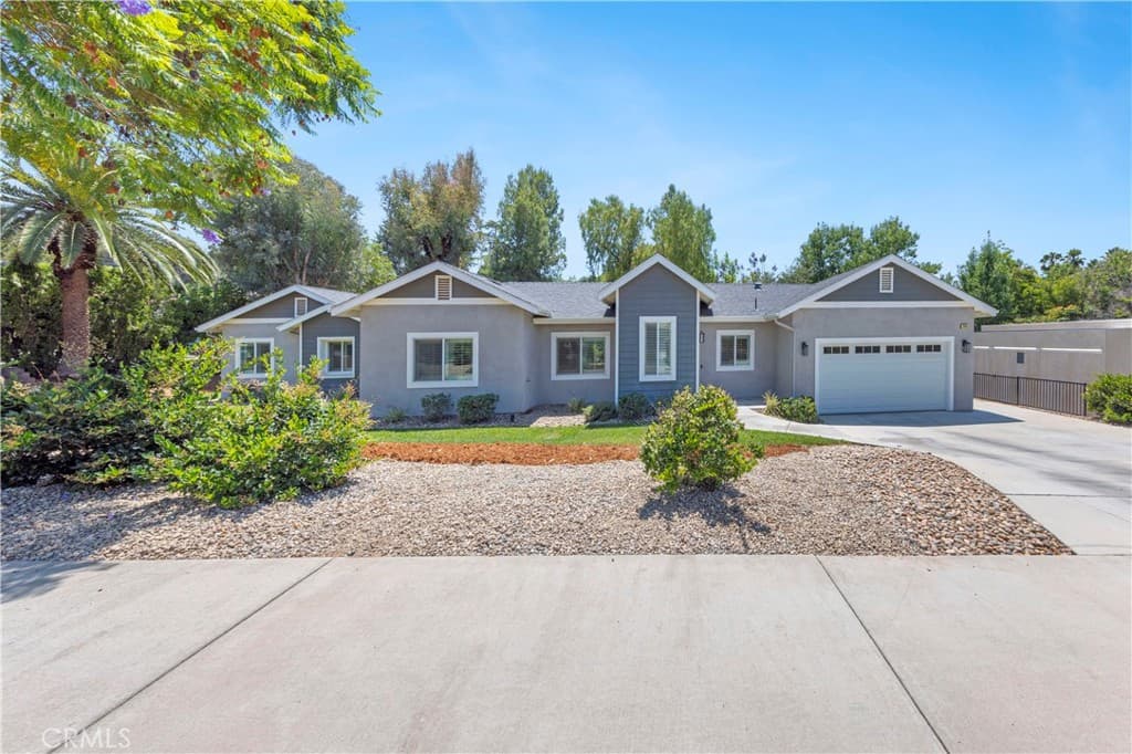 1540 W Cypress