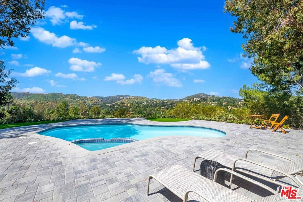 4267 Towhee Drive