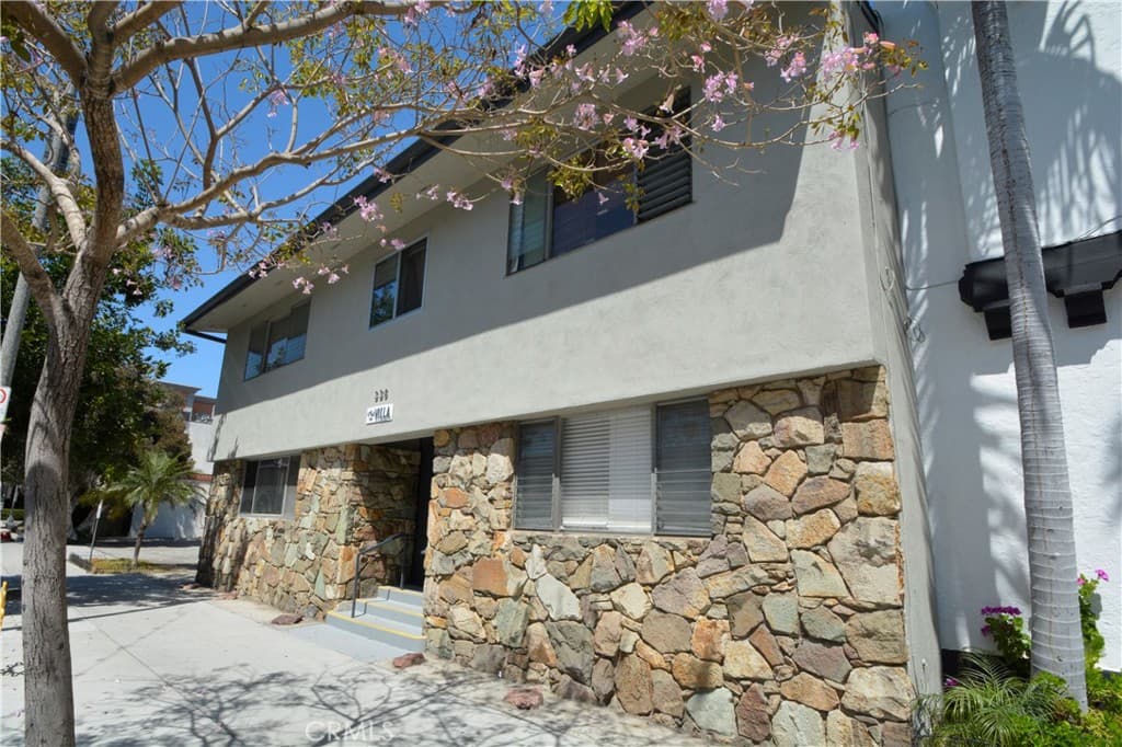 338 Elm Avenue 7