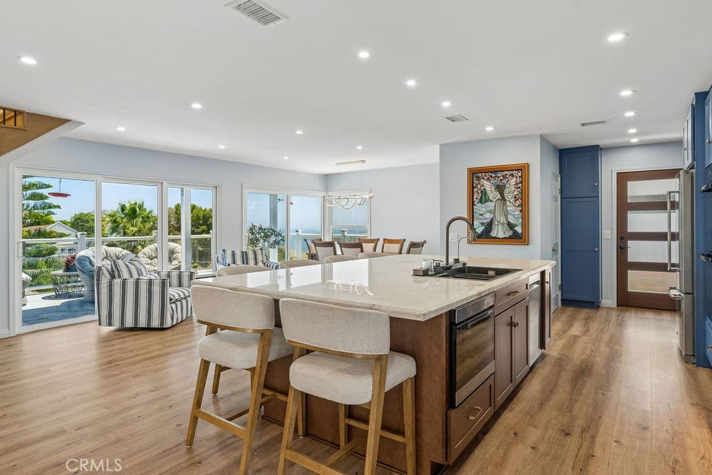 1713 W 27th Street