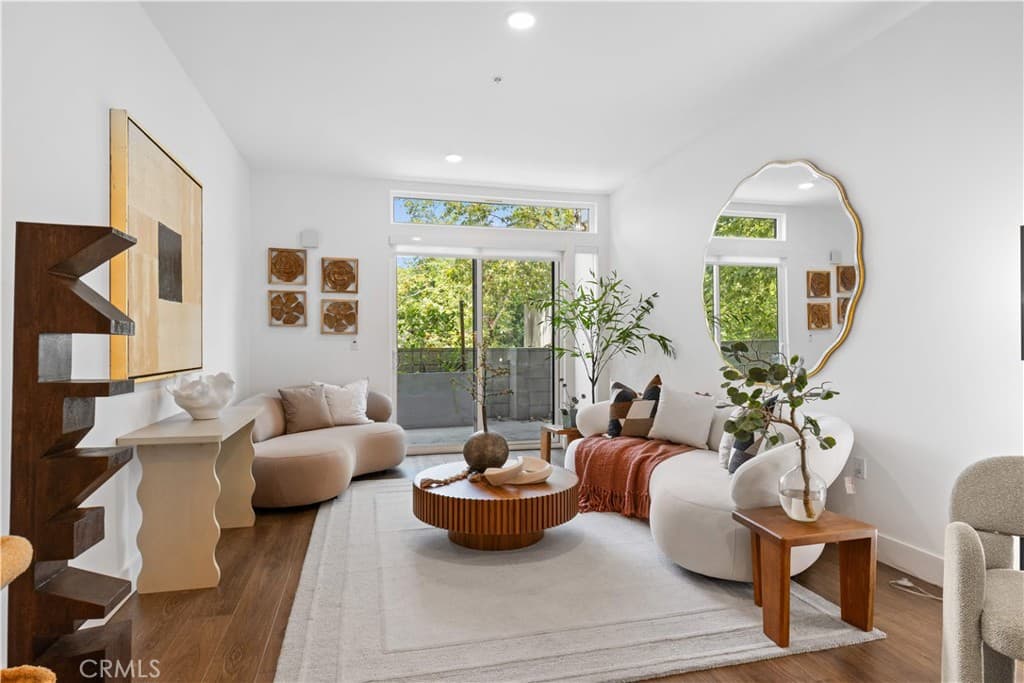 218 N El Molino Avenue 207