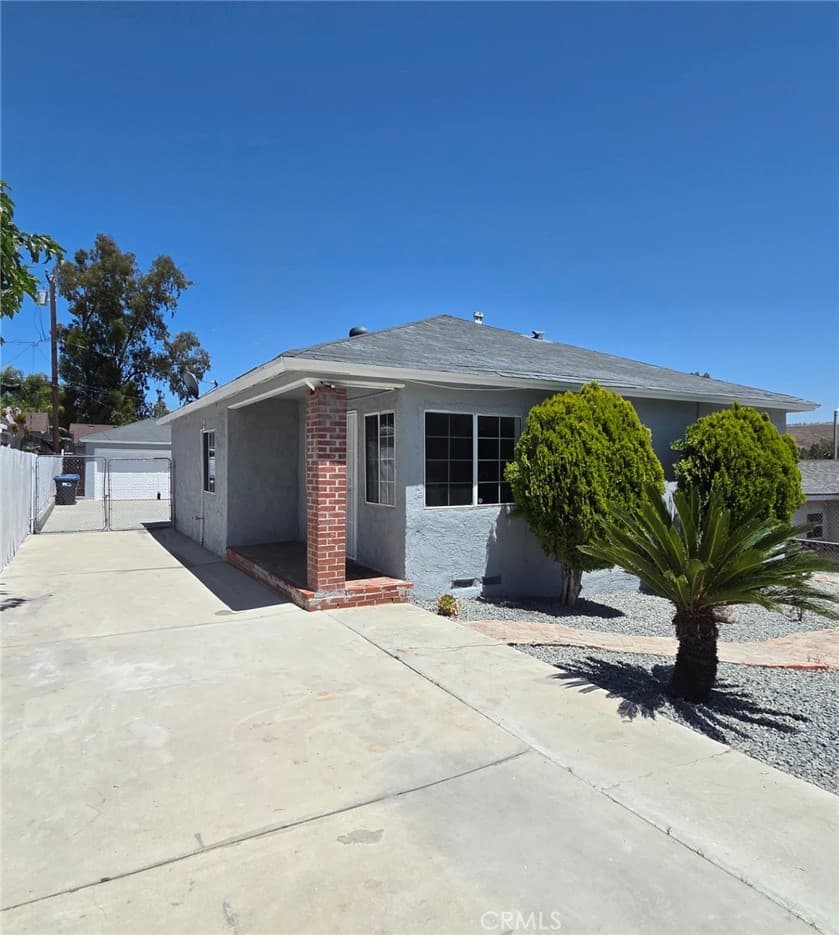 4494 Los Serranos Boulevard