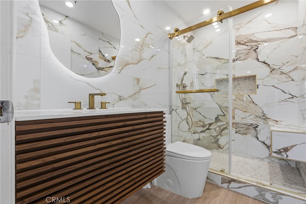 645 W Regent