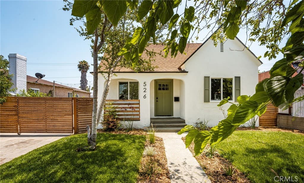 526 W Palmer Street