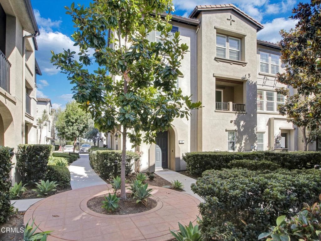 945 Acacia Lane