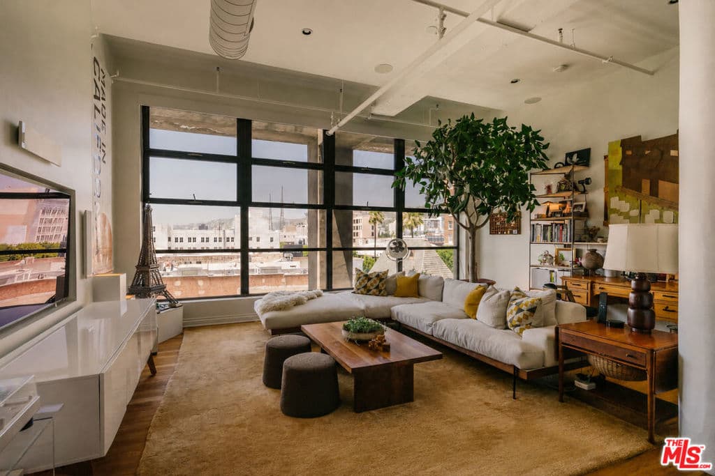 1645 Vine Street 511