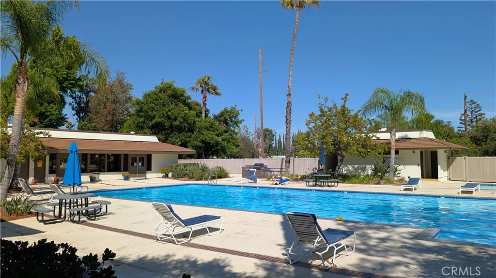 22304 Devonshire Street 4