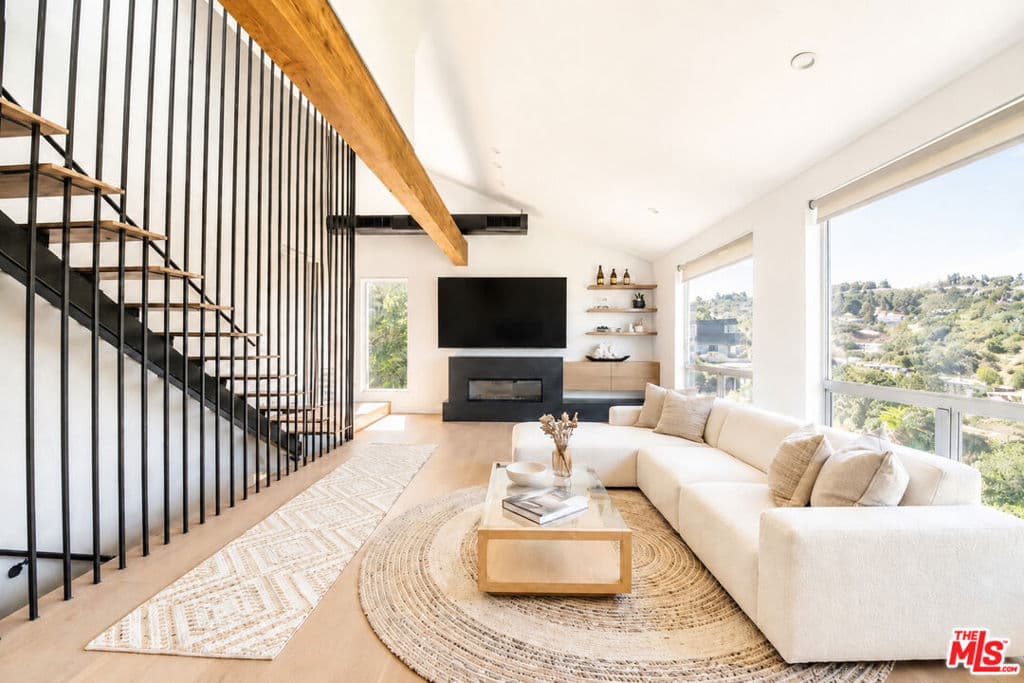 3761 Glenridge Drive