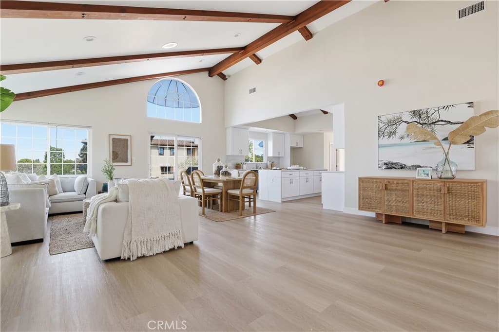 6200 W 77th Street