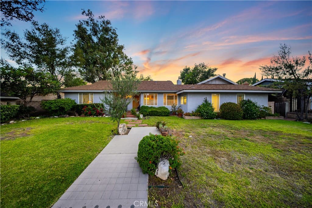 10739 Reseda