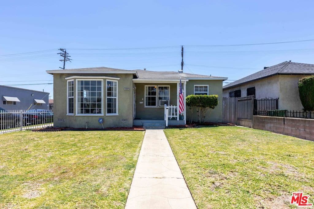 1220 E Palmer Street