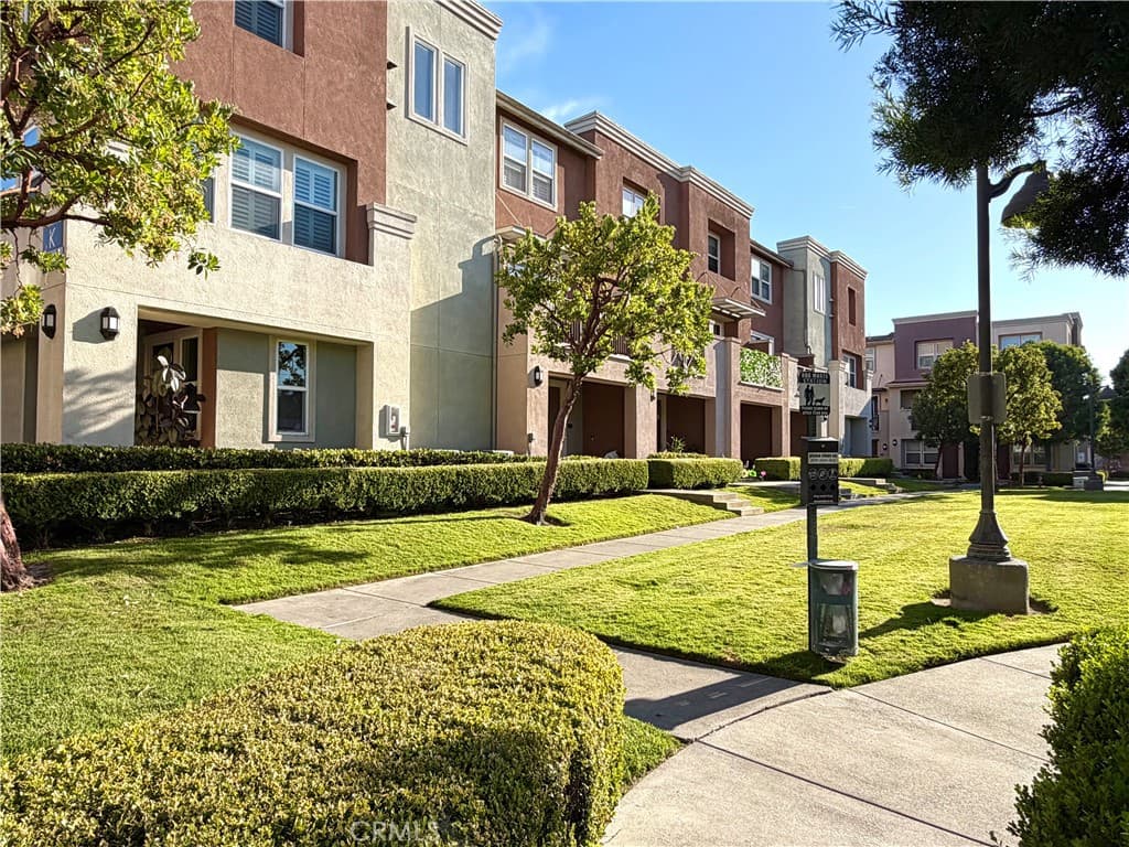 500 N Willowbrook M3