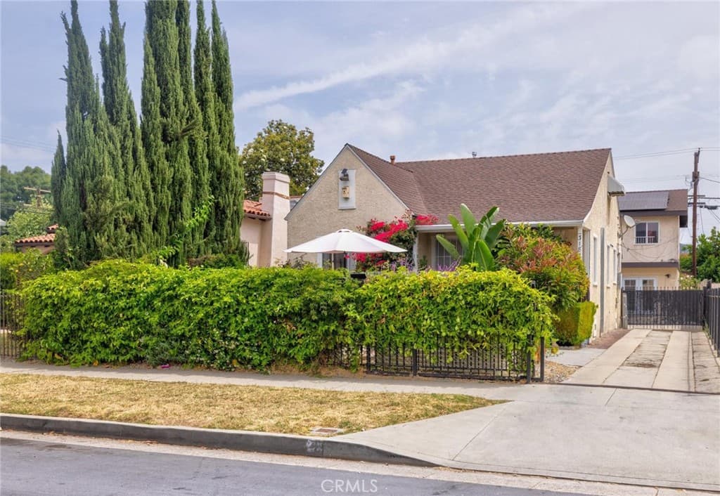 3185 Perlita Avenue