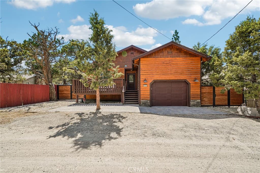 933 Spruce
