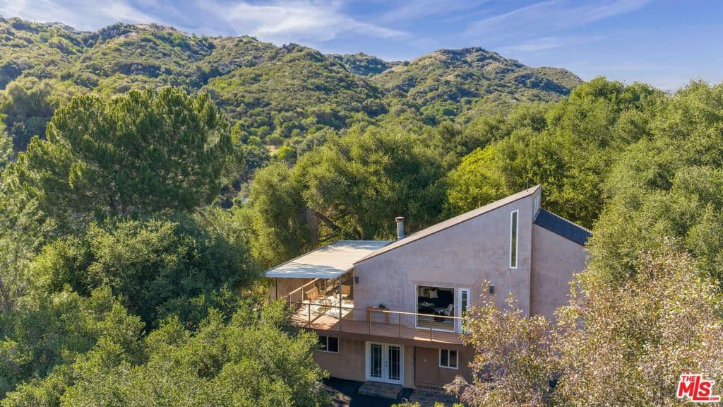 1310 N Topanga Canyon Boulevard