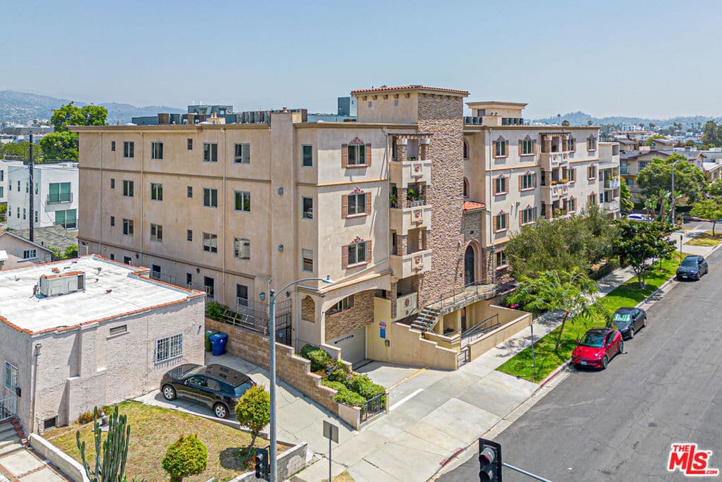 5057 Maplewood Avenue PH4