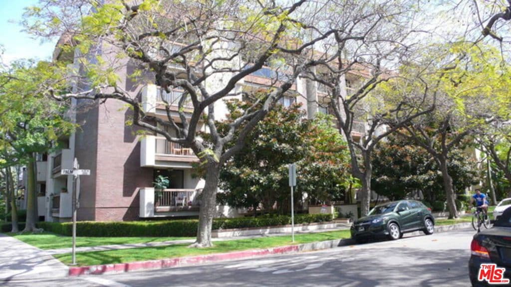 324 N Palm Drive 204