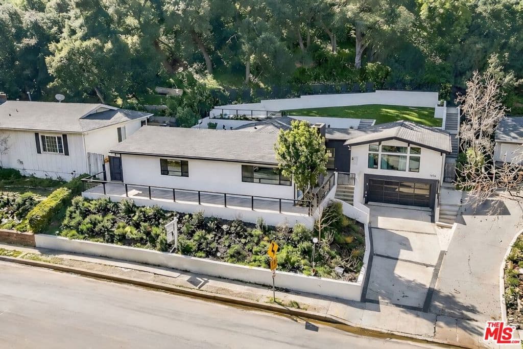 3873 Royal Woods Drive