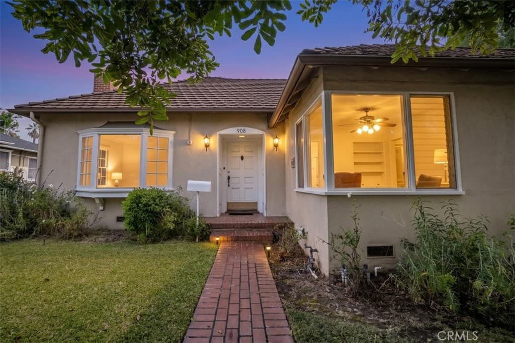 908 N Cordova