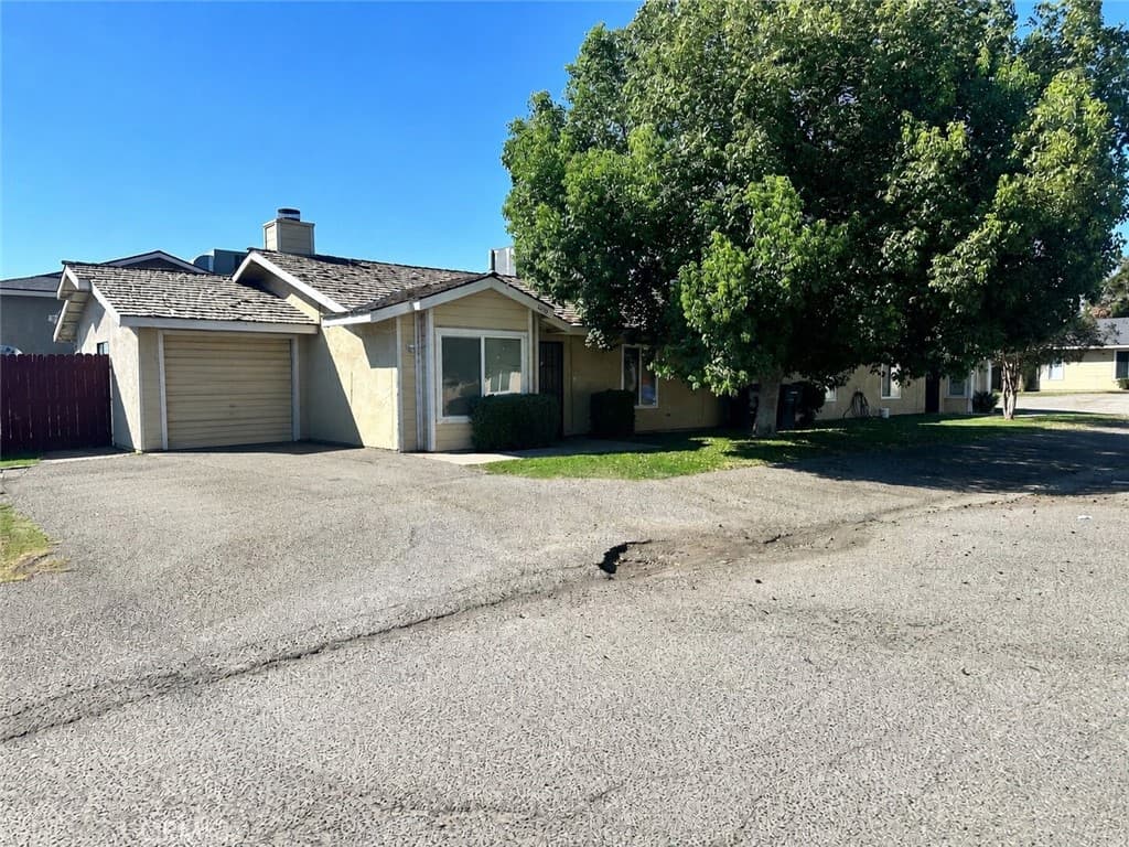 6011 Hill Dale
