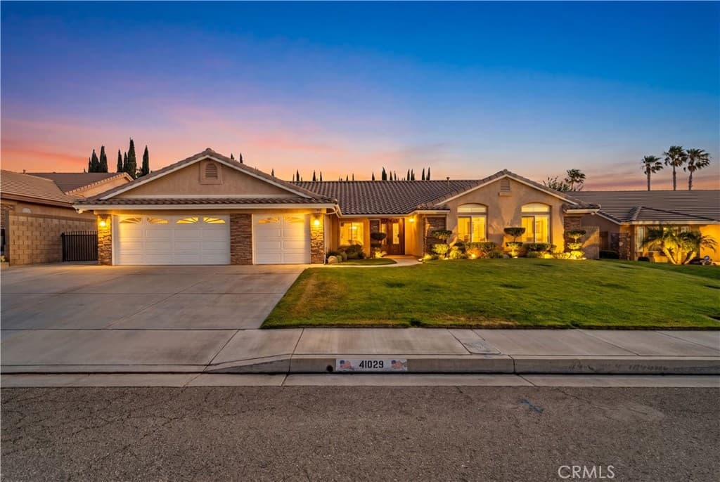 41029 Walrus Way