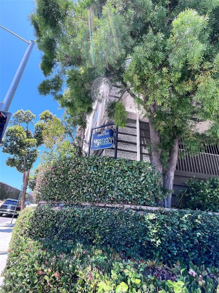 390 S Sepulveda Boulevard 208