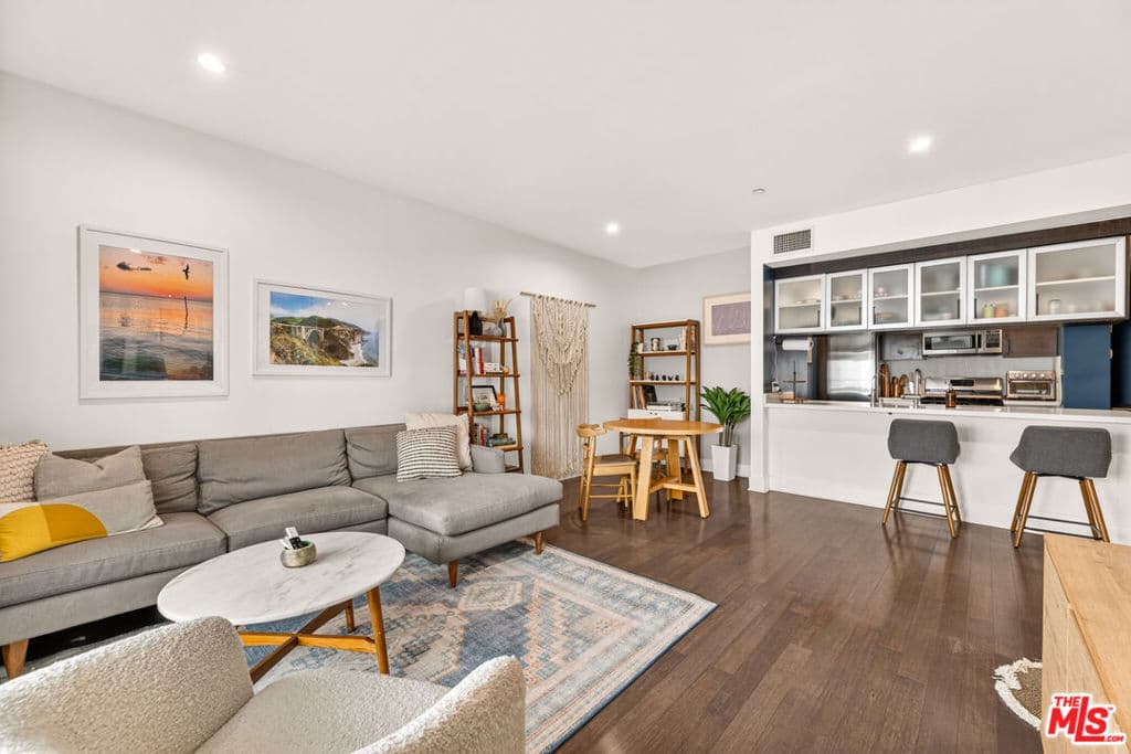 1700 Sawtelle Boulevard 208