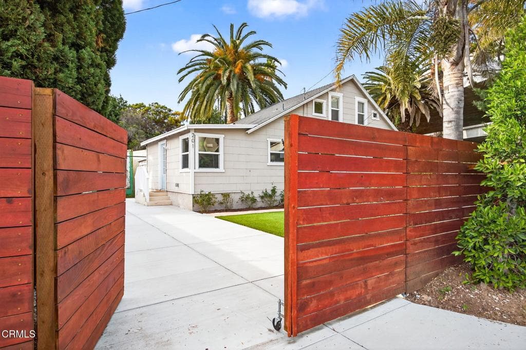 201 S Olive Street
