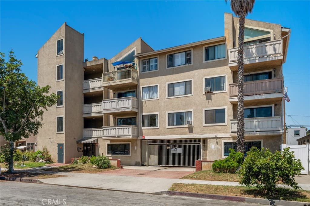 1723 Cedar 103