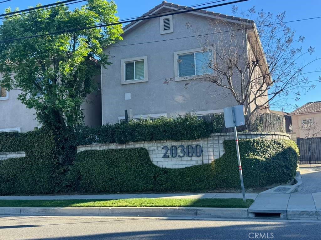 20300 Vanowen Street 29