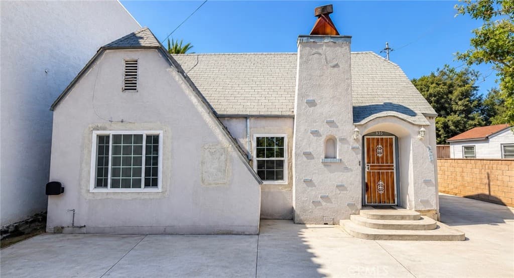 885 W Valley