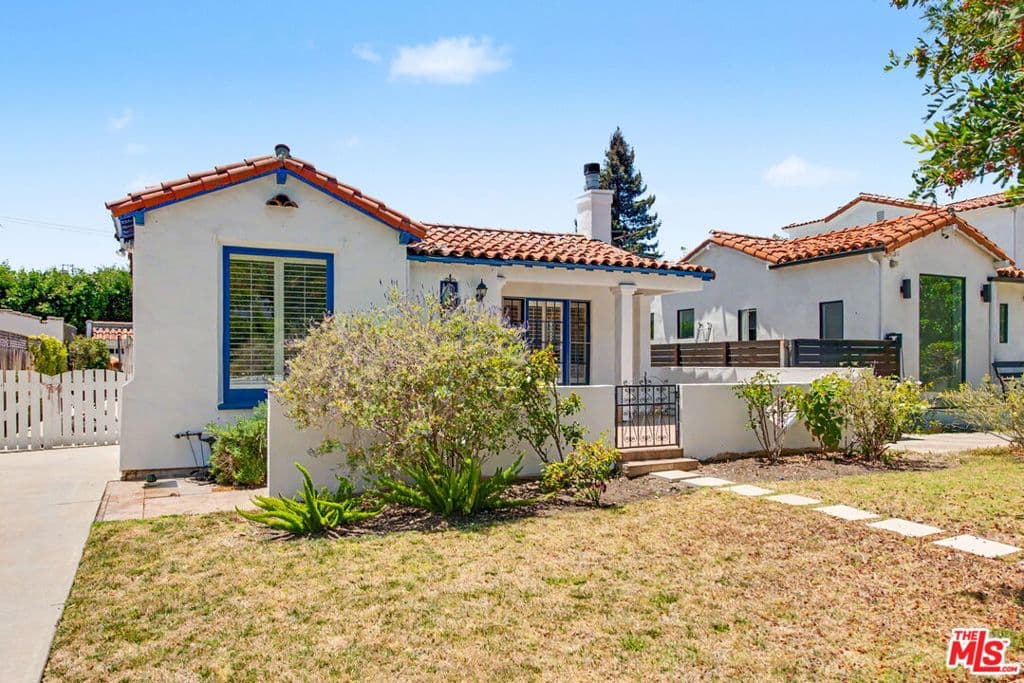 2273 Manning Avenue