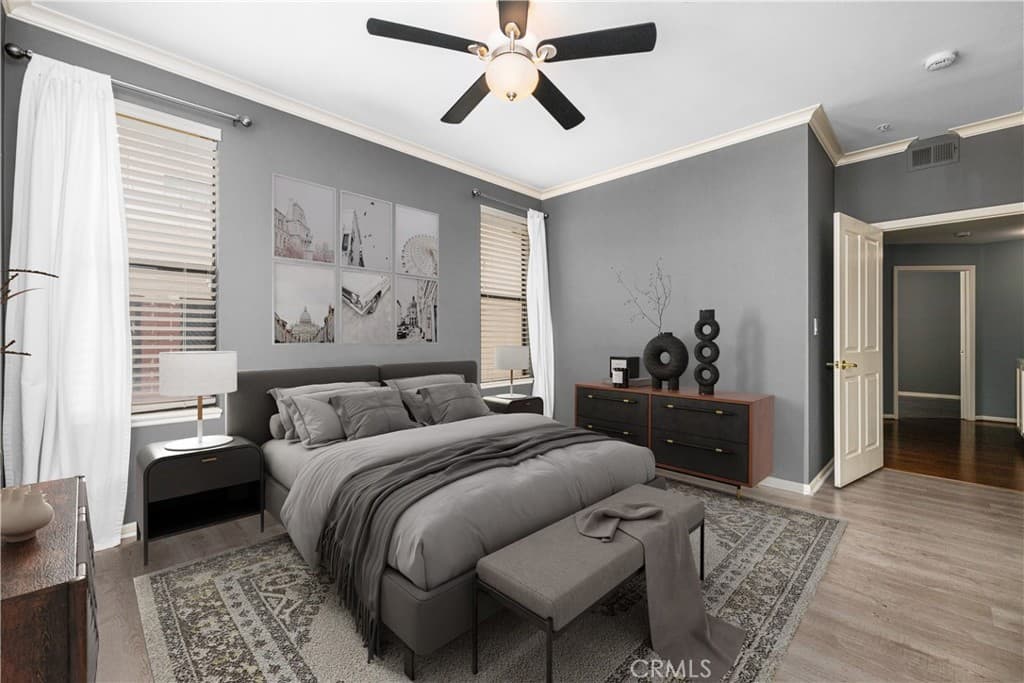425 E Ocean 440