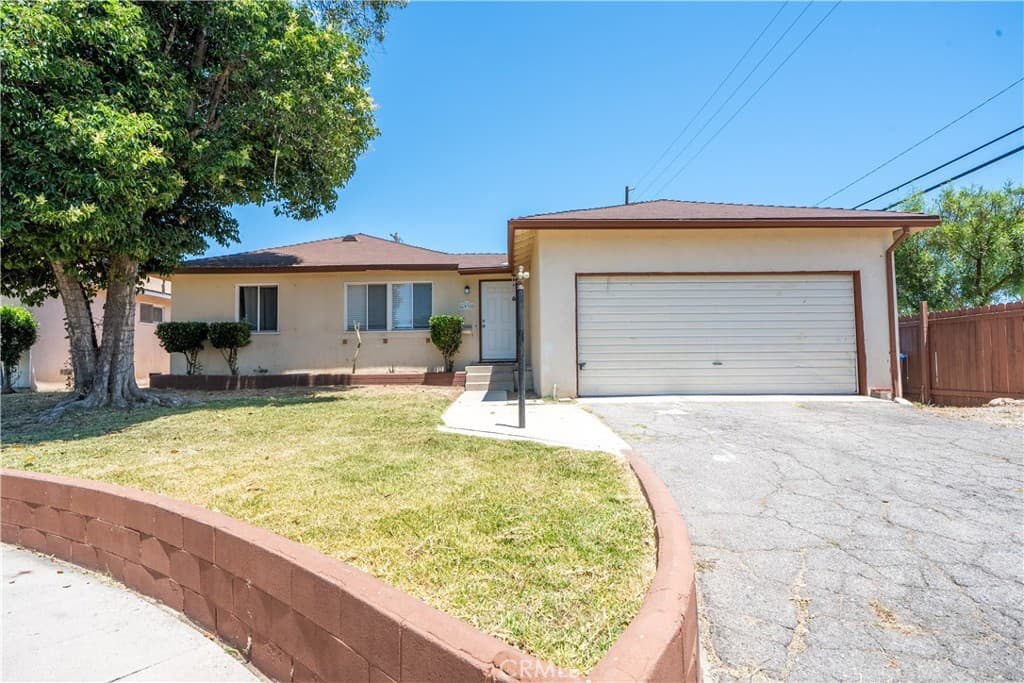 6930 Sunnybrae