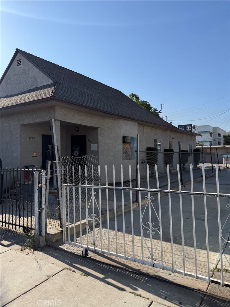 4227 E Cesar E Chavez