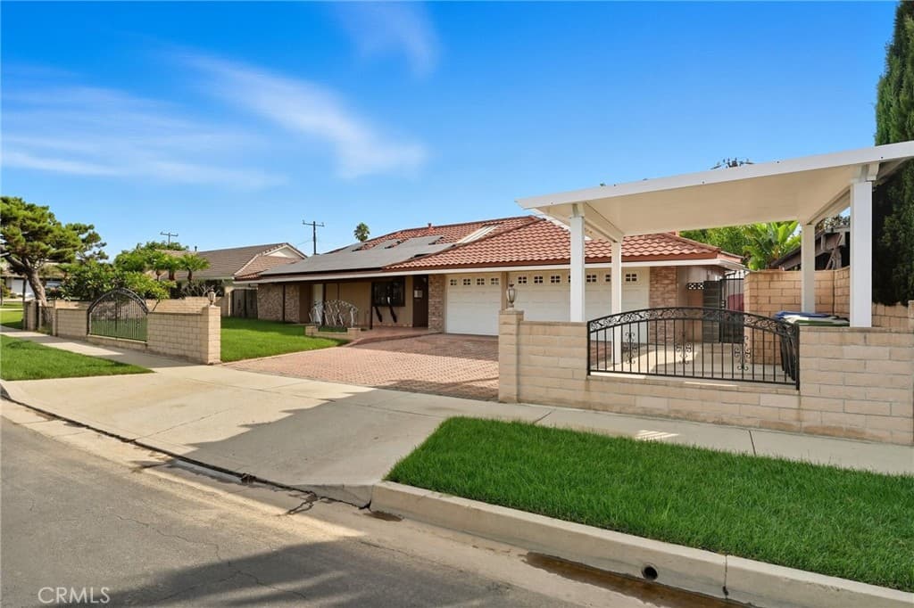 1548 Lacewood